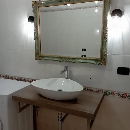 Casa Di Luna, Incantevole Bilo Con Idromassaggio * San Cesario di Lecce