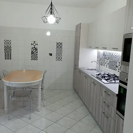 Casa Di Luna, Incantevole Bilo Con Idromassaggio Apartmán